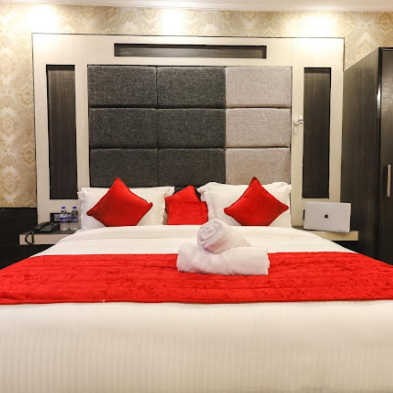 Hotel Holiday Hill, Near Mall Road, Mcleodganj# Parking#Restaurant Dharamshala Eksteriør billede