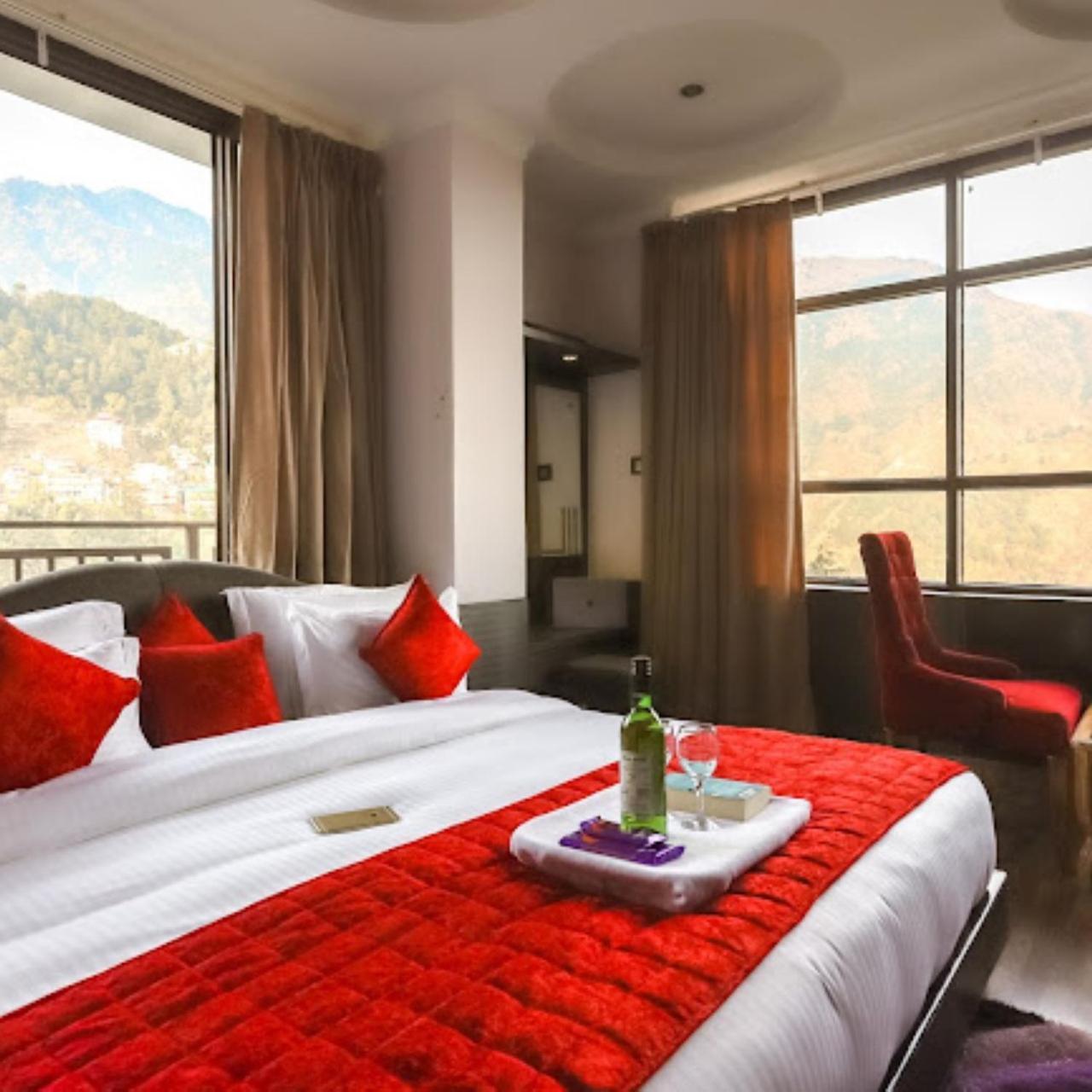 Hotel Holiday Hill, Near Mall Road, Mcleodganj# Parking#Restaurant Dharamshala Eksteriør billede