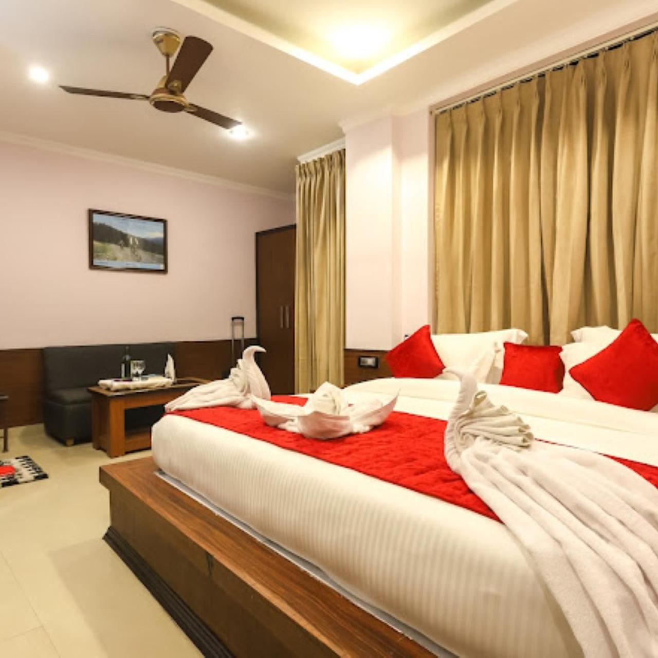 Hotel Holiday Hill, Near Mall Road, Mcleodganj# Parking#Restaurant Dharamshala Eksteriør billede