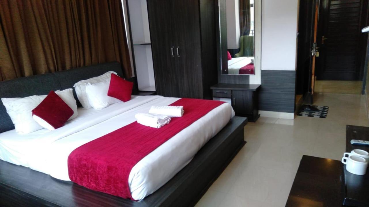 Hotel Holiday Hill, Near Mall Road, Mcleodganj# Parking#Restaurant Dharamshala Eksteriør billede
